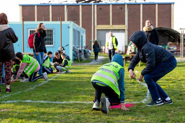 Schepen Jinnih Beels introduceert verkeersspel bij Kras Dam